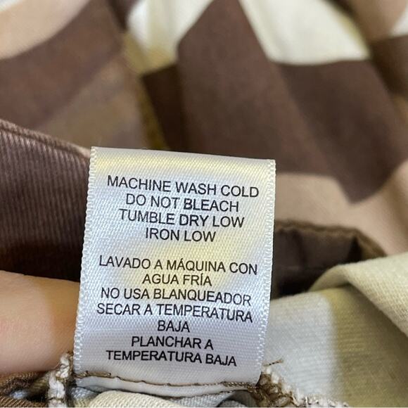 Love Tree, Camoflauge Jacket. Size Small. In excellent condition! - Picture 5 of 7